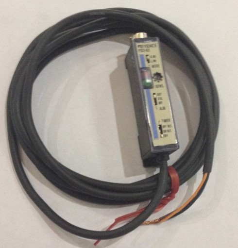 New In Box KEYENCE FS2-62 Fiber Optic Sensor Amplifier 